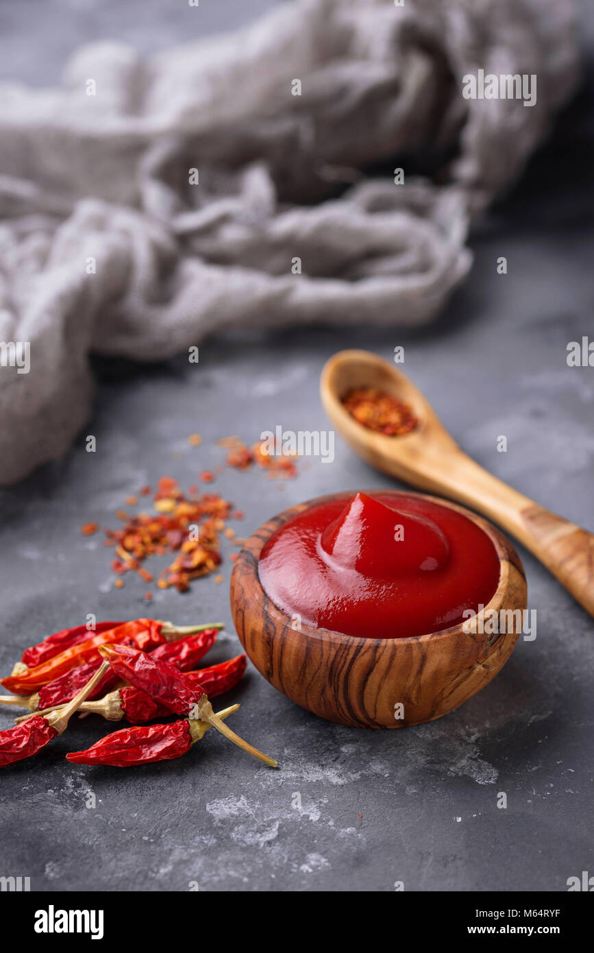 Chili Sauce mit getrockneten Paprika Stockfoto