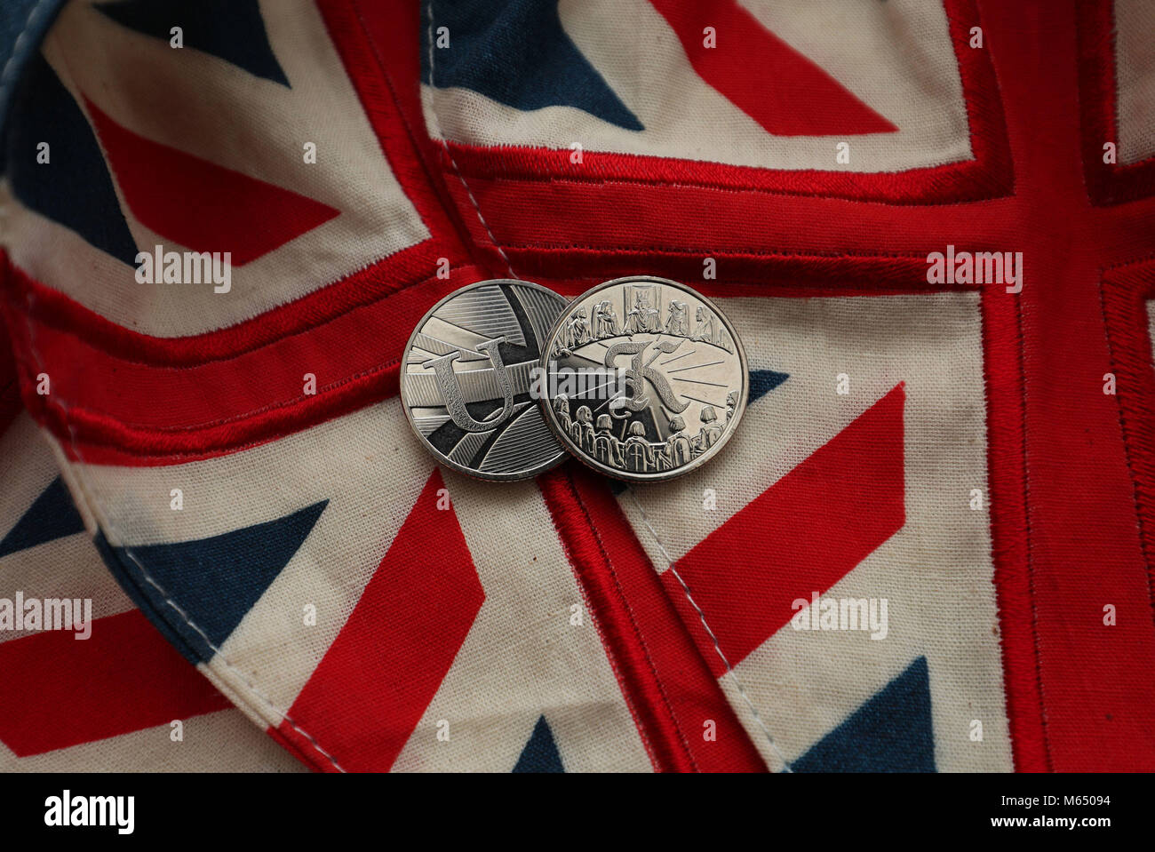 Auf 0001 Embargo Donnerstag 1. März zwei der Royal Mint 26 brandneue 10 Pence Designs, die über dem Land erscheint als Teil der "Große britische Münze Jagd', Feiern, was Großbritannien groß macht. Stockfoto
