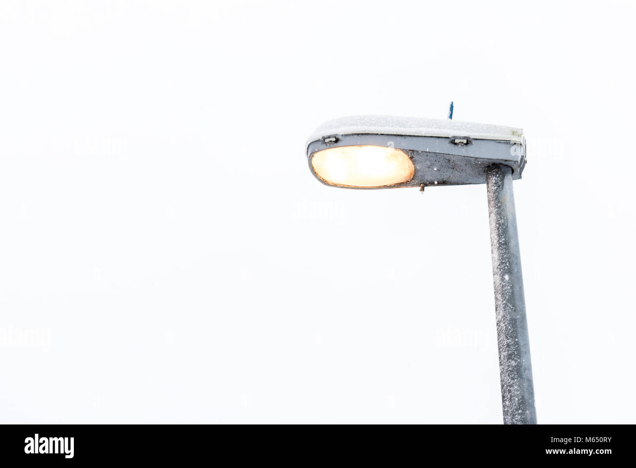 Lamp Post im Schnee - Falmouth, Cornwall, Großbritannien Stockfoto