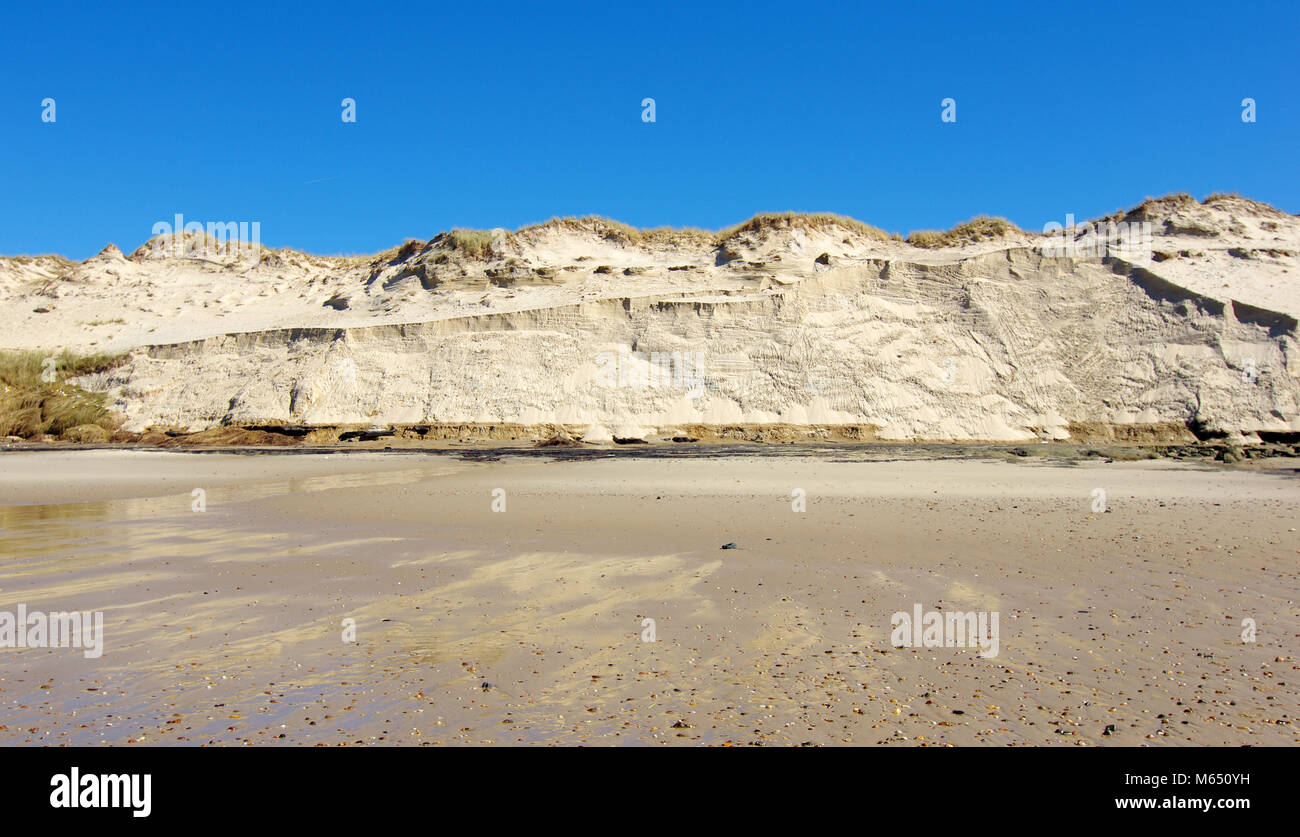 Dune erosion nach Flut auf französischen atlantischen Westküste Stockfoto