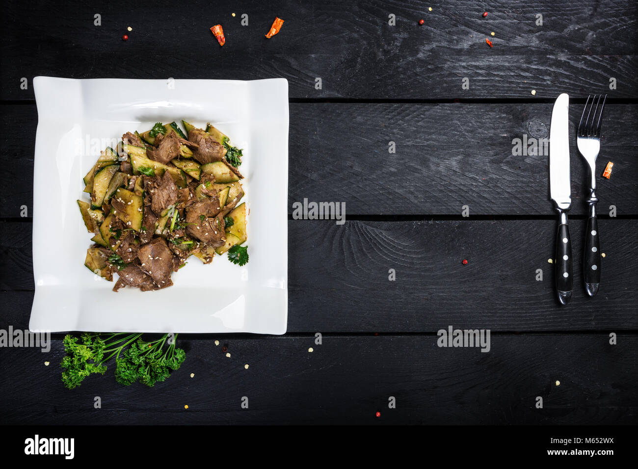 Chinesisches Fleisch Salat mit Gurken Stockfoto