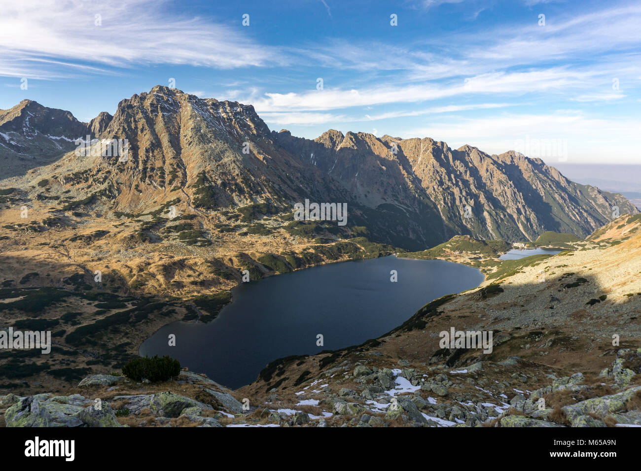 Herbst Blick auf das Tal der fünf polnischen Seen. Tatra. Stockfoto