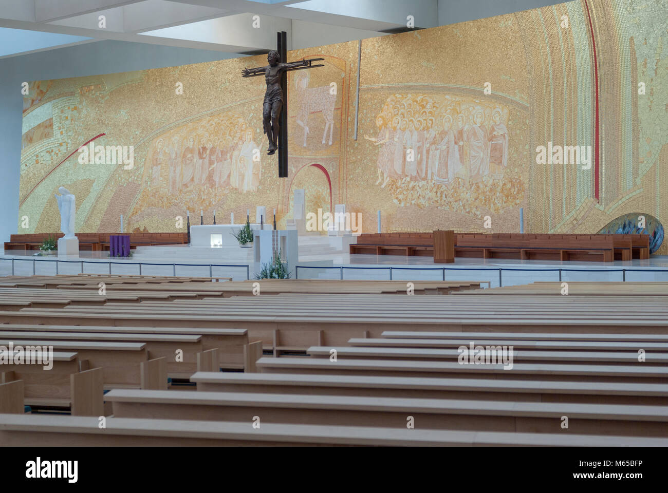 Kirche der Heiligen Dreifaltigkeit, Fatima, Portugal Stockfoto