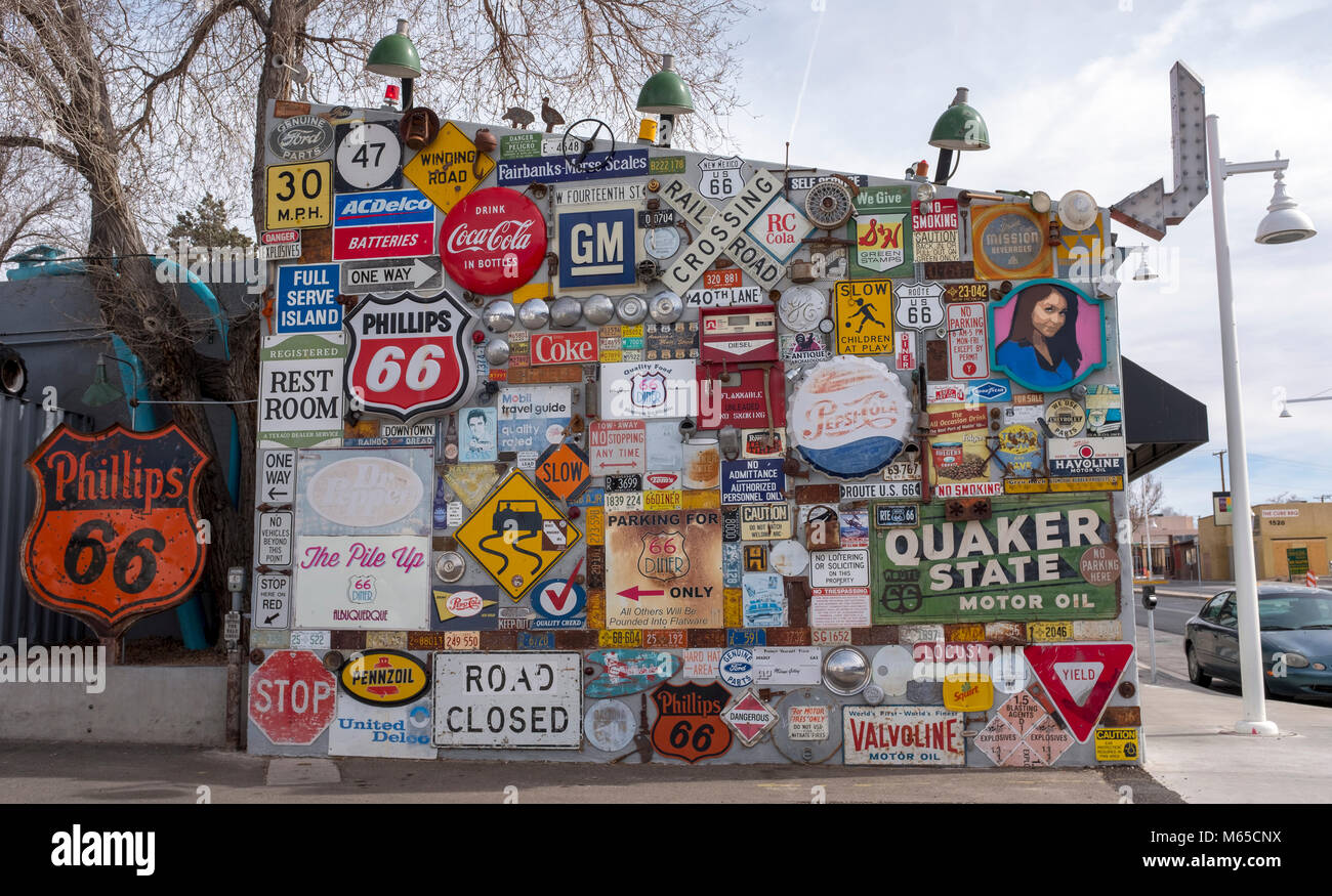 Wand von Vintage metall Schilder/Americana (Route 66) New Mexico Stockfoto
