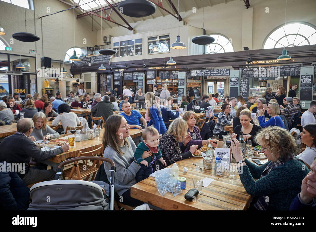 Markt Haus/Stall in der DENKMALGESCHÜTZTEN Markt Haus in Altrincham, Cheshire. Ein arbeitsreiches und spannendes Essen Ziel Stockfoto