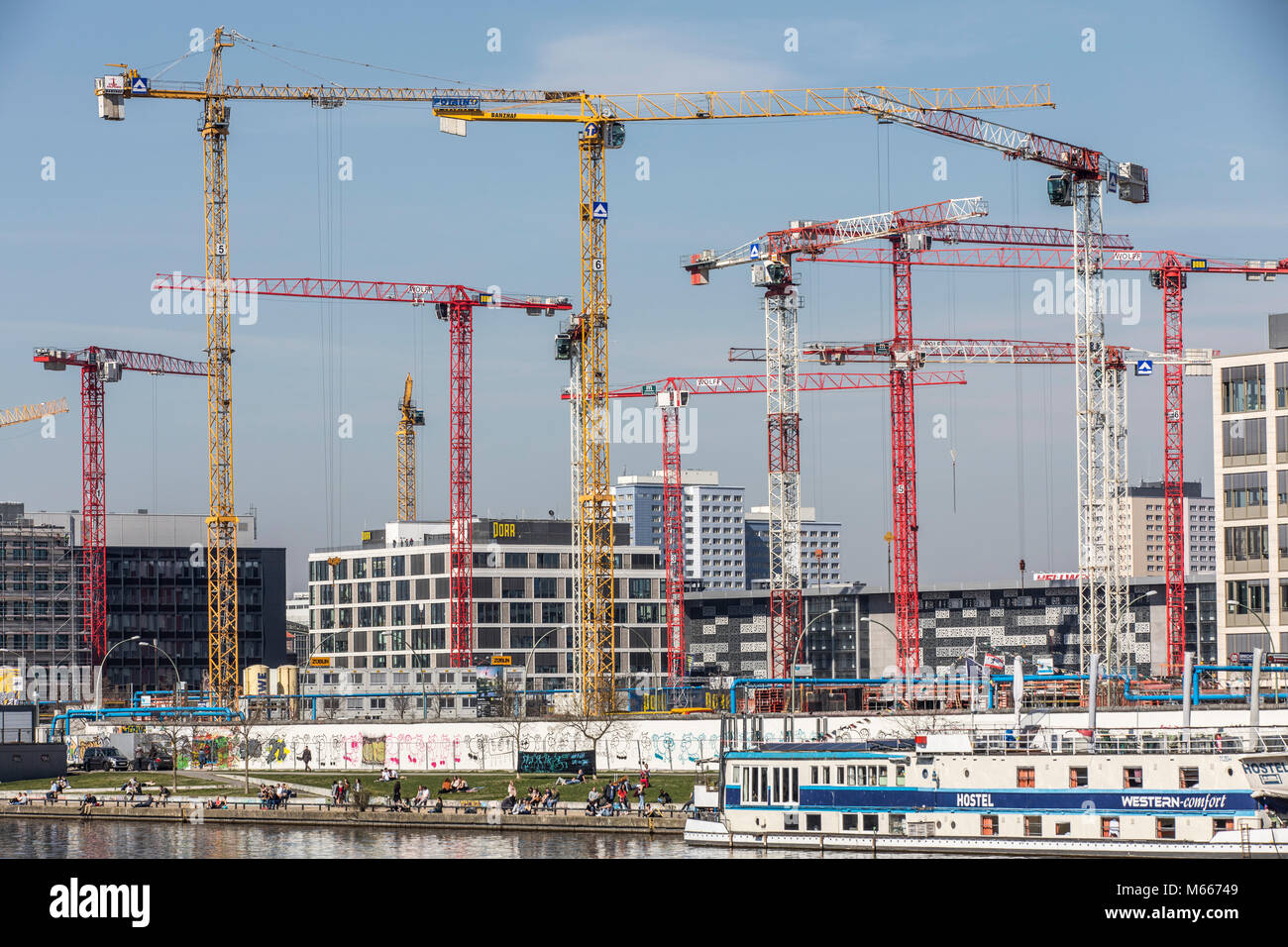 Baustelle, Baukräne, Bauarbeiten, Berlin, an der Spree, dem Hauptsitz der Zalando, hotel Schiffe, Stockfoto