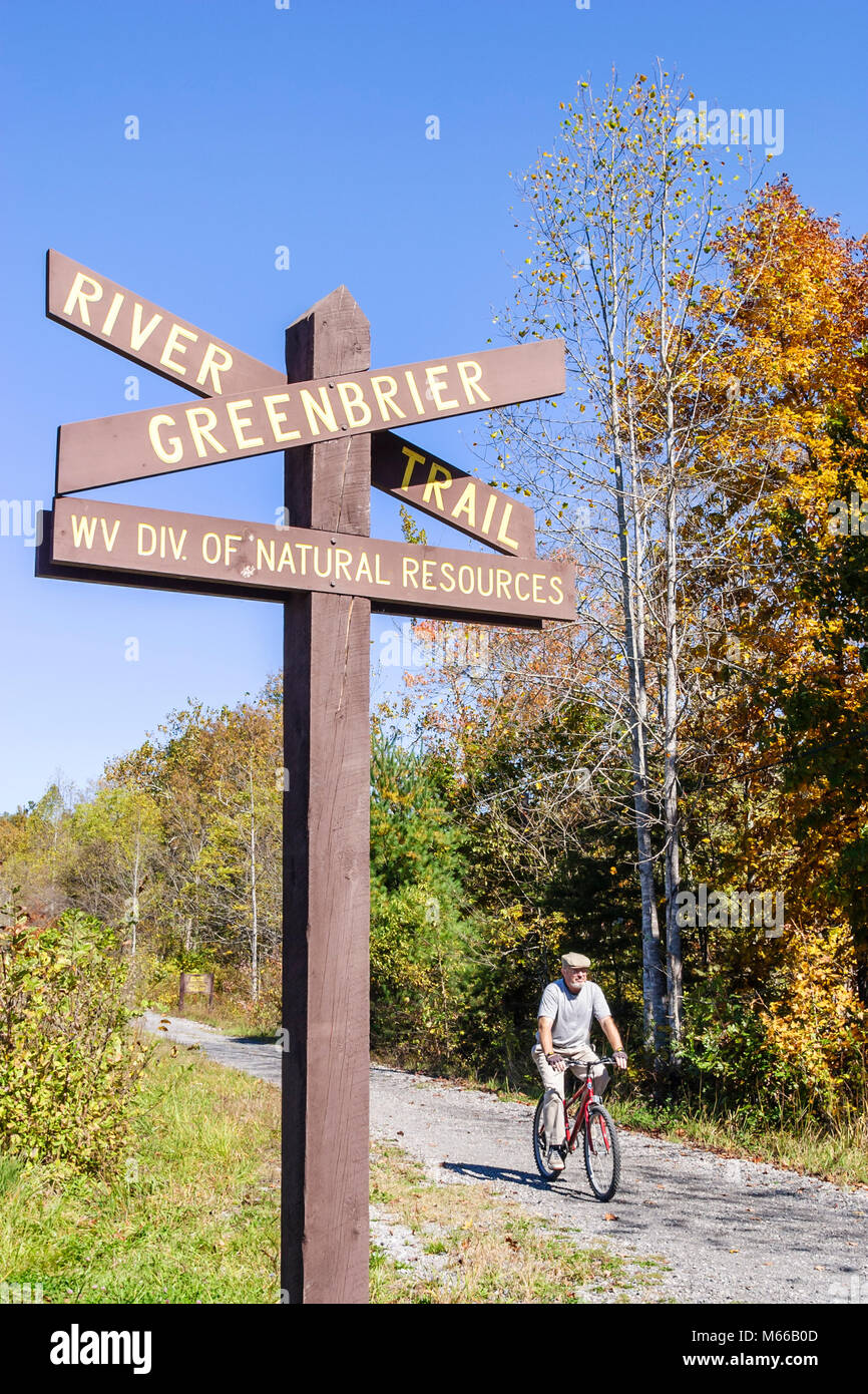 West Virginia Greenbrier County, Lewisburg, Greenbrier River Trail, Radfahrer, WV0410100012 Stockfoto