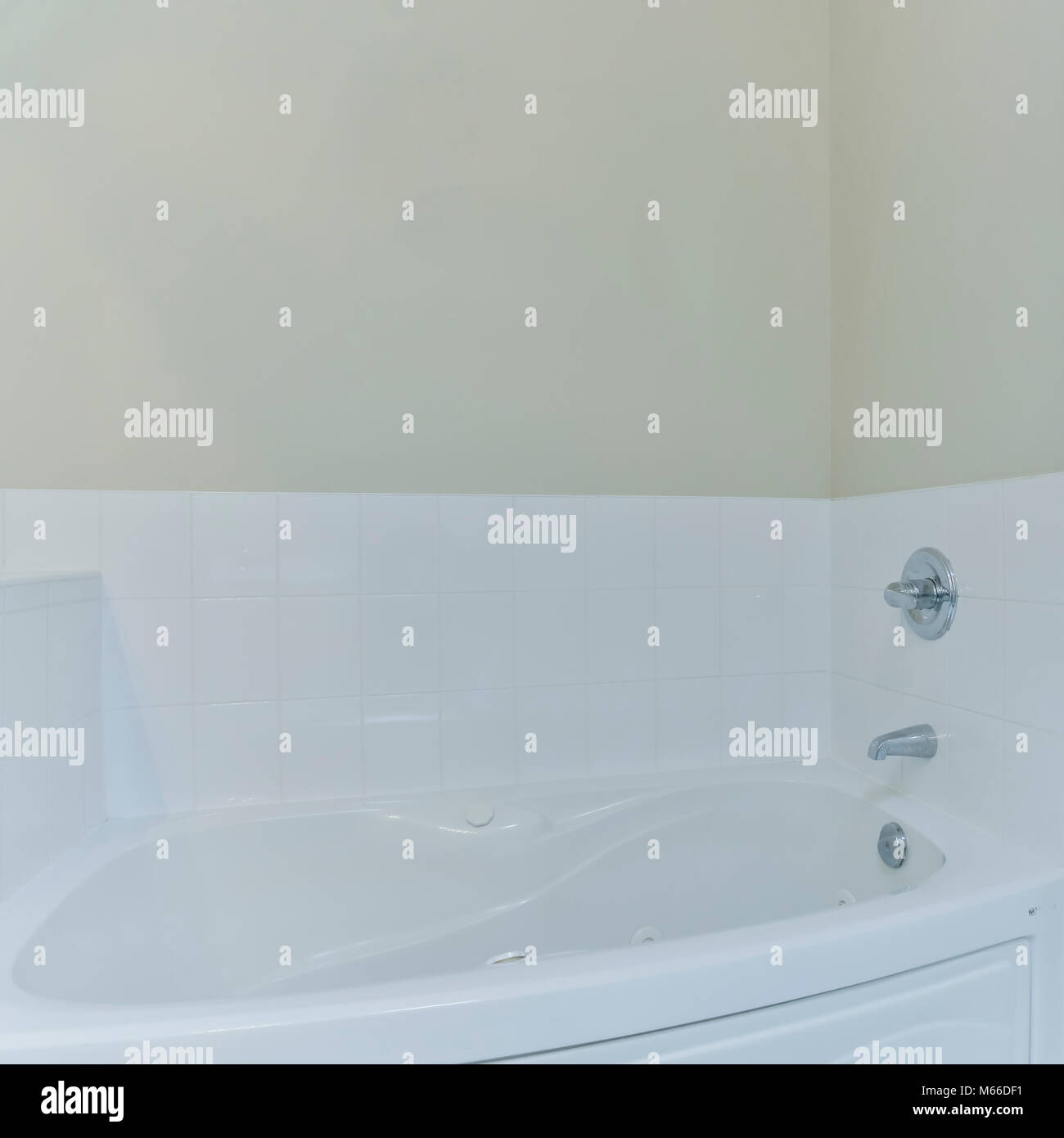 Die Gestaltung des Innenraums ein Bad im neuen Haus Stockfoto