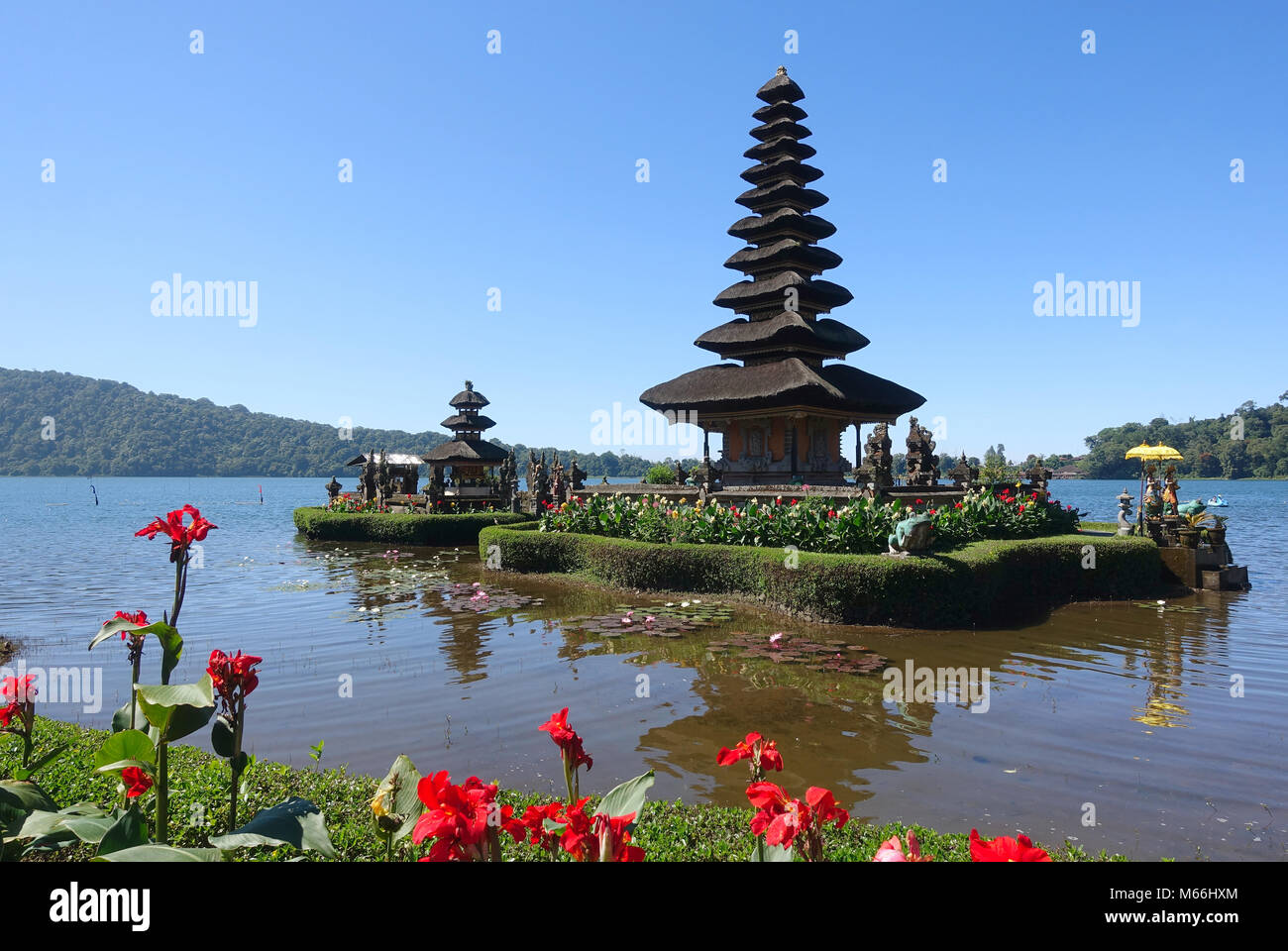 Pura Ulun Danu Tempel auf einem Beratan See. Bali, Indonesien Stockfoto