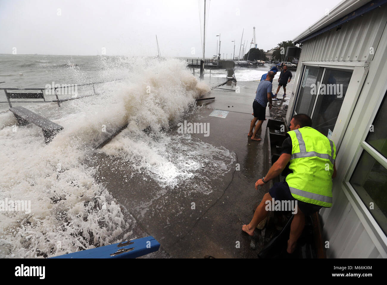 Bild von Tim Manschette - 1. Februar 2018 - Überschwemmung von König Gezeiten und die Auswirkungen der ex Cyclone Fehi in Nelson, Neuseeland verursacht Stockfoto