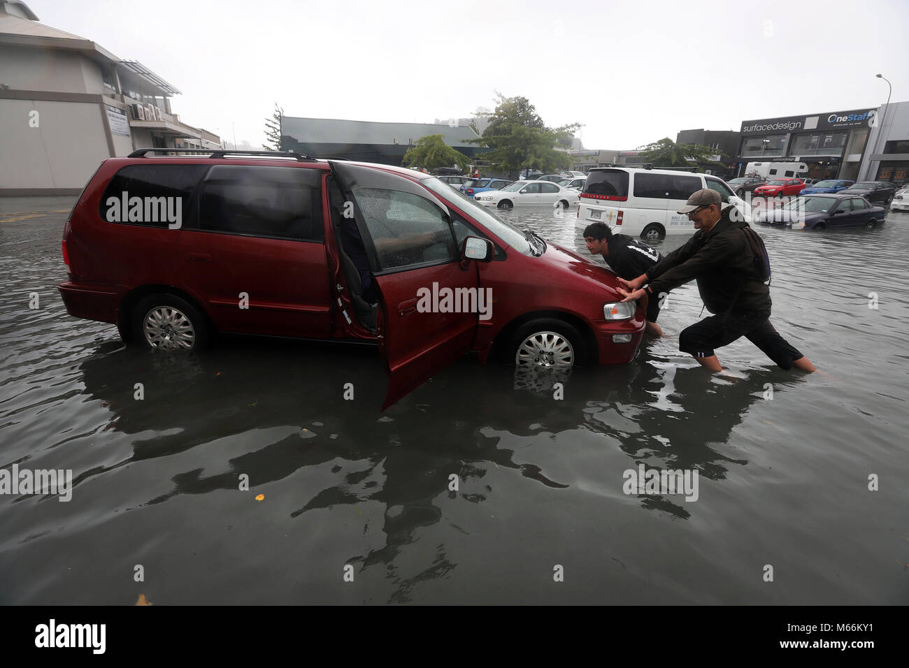 Bild von Tim Manschette - 1. Februar 2018 - Überschwemmung von König Gezeiten und die Auswirkungen von ex-cyclone Fehi in Nelson, Neuseeland verursacht Stockfoto