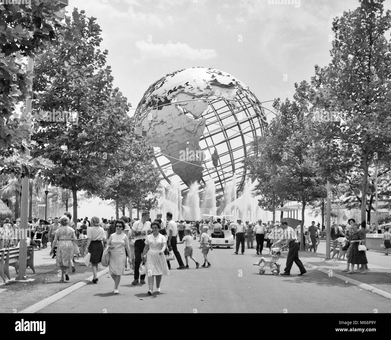 60er Jahren 1964 UNISPHERE NEW YORK WORLD FAIR FLUSHING NEW YORK USA-q 64124 CPC 001 HARS BIG APPLE SCHWARZ UND WEISS EXPO AUSSTELLUNG Flushing Flushing Meadow Park ALTMODISCHE THEME PARK Stockfoto