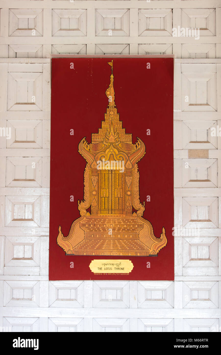 Holz- Kunstwerke, die die 'Lotus Thron". Mandalay Royal Palace, Myanmar (Birma). Stockfoto
