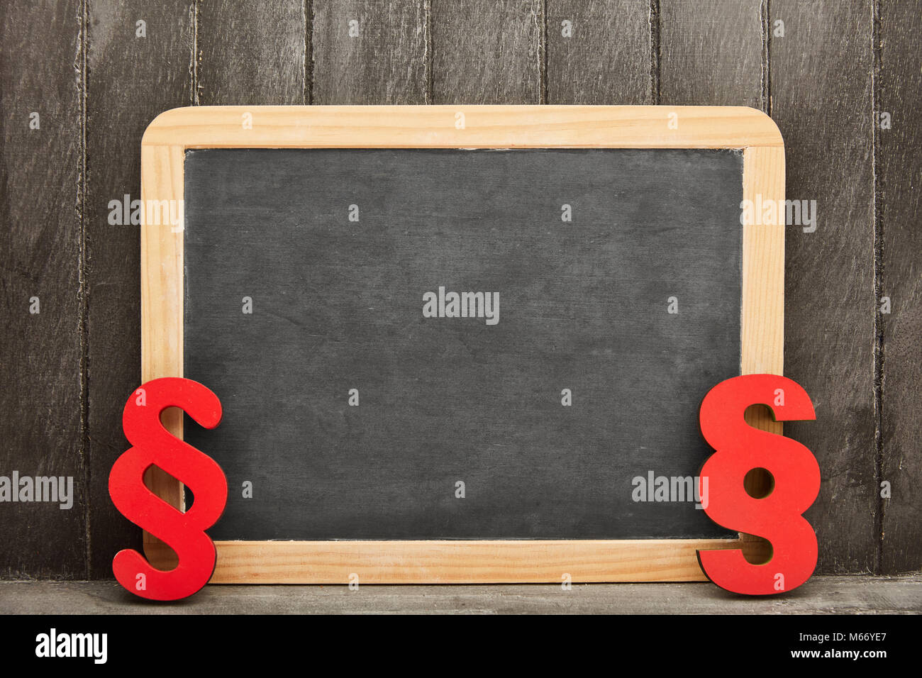 Leere Tafel Hintergrund mit Recht und Gesetz Konzept Stockfoto