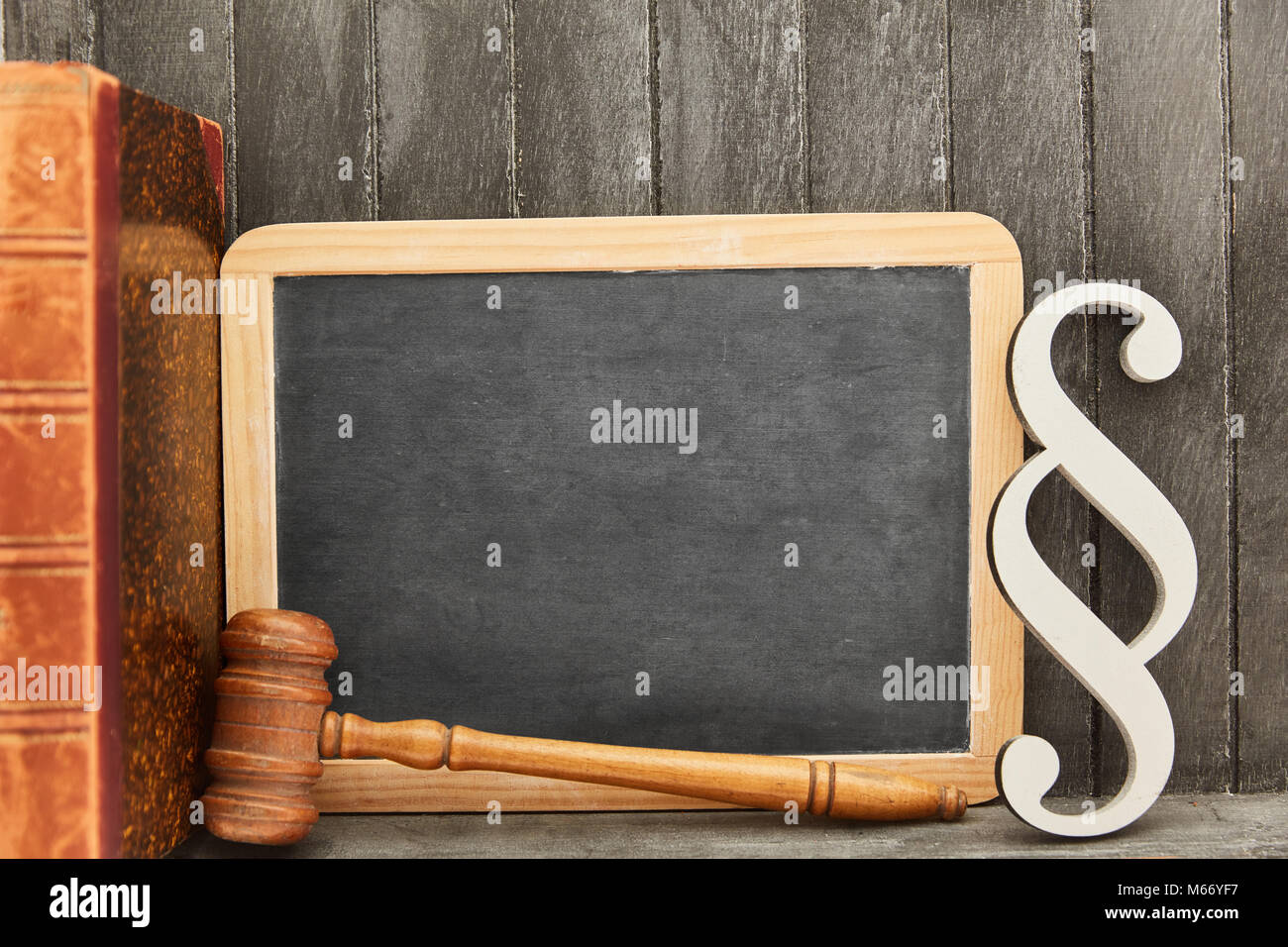 Hintergrund für rechtliche oder Rechtswissenschaften mit Blackboard und Absatz Zeichen Stockfoto