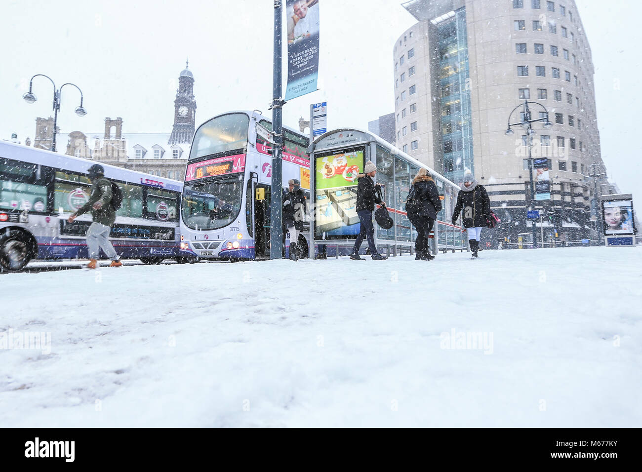 Leeds City Centre. 1 Mär, 2018. UK Wetter: Busse in Leeds City Transport Pendler während der schweren Schnee; Tier aus dem Osten, Schnee und Wetter Bilder aus Leeds City Centre, 1. März 2018 Credit: Aktuelles Bilder/Alamy leben Nachrichten Stockfoto