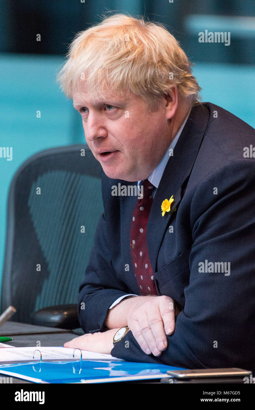 London, Großbritannien. 1. März, 2018. Boris Johnson MP, Minister für auswärtige Angelegenheiten und Commonwealth-Fragen, erscheint vor der London Assembly, in seiner Eigenschaft als ehemaliger Bürgermeister von London, Fragen an der Garden Bridge-Projekt zu beantworten. Das Projekt fällt in der Bitterkeit nach £ 37 m ohne einen Ziegelstein gelegt werden. Credit: Raymond Tang/Alamy leben Nachrichten Stockfoto