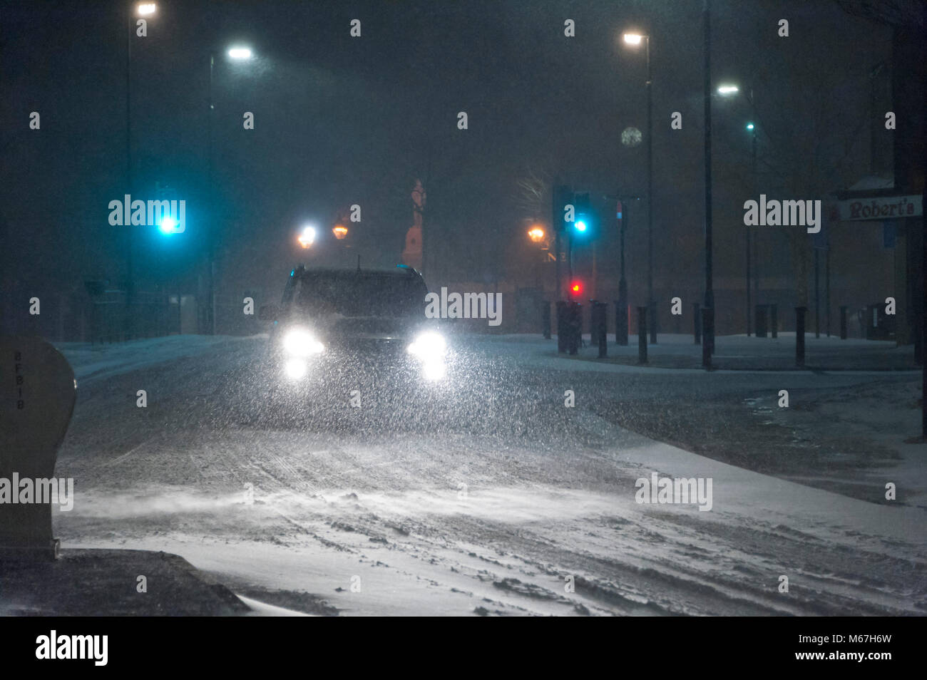 Brynmawr, Blaenau Gwent, South Wales, UK. 1. März, 2018. Am ersten Tag des Frühlings, ein Met Office rote Warnlampe wurde für South Wales ausgestellt. Sturm Emma Auseinandersetzungen mit dem Tier aus dem Osten bei brynmawr - Die höchste Stadt in Wales, Großbritannien. © Graham M. Lawrence/Alamy leben Nachrichten Stockfoto