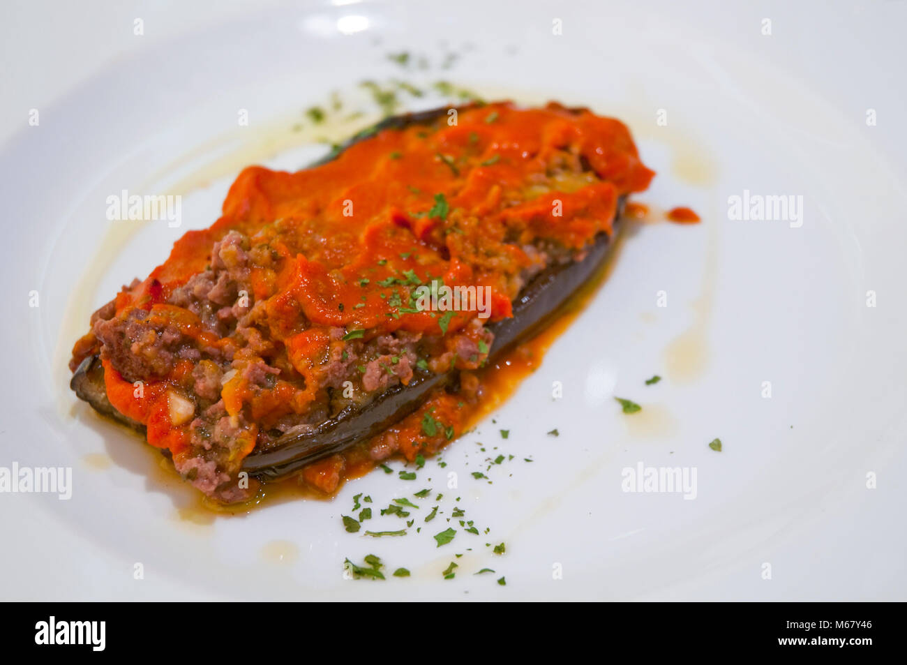 Gefüllte Aubergine. Ansicht schließen. Stockfoto