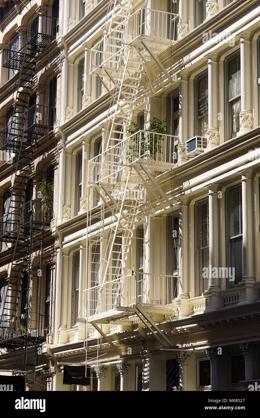 Eine typische gusseisernen Gebäude in SoHo, New York City. Stockfoto