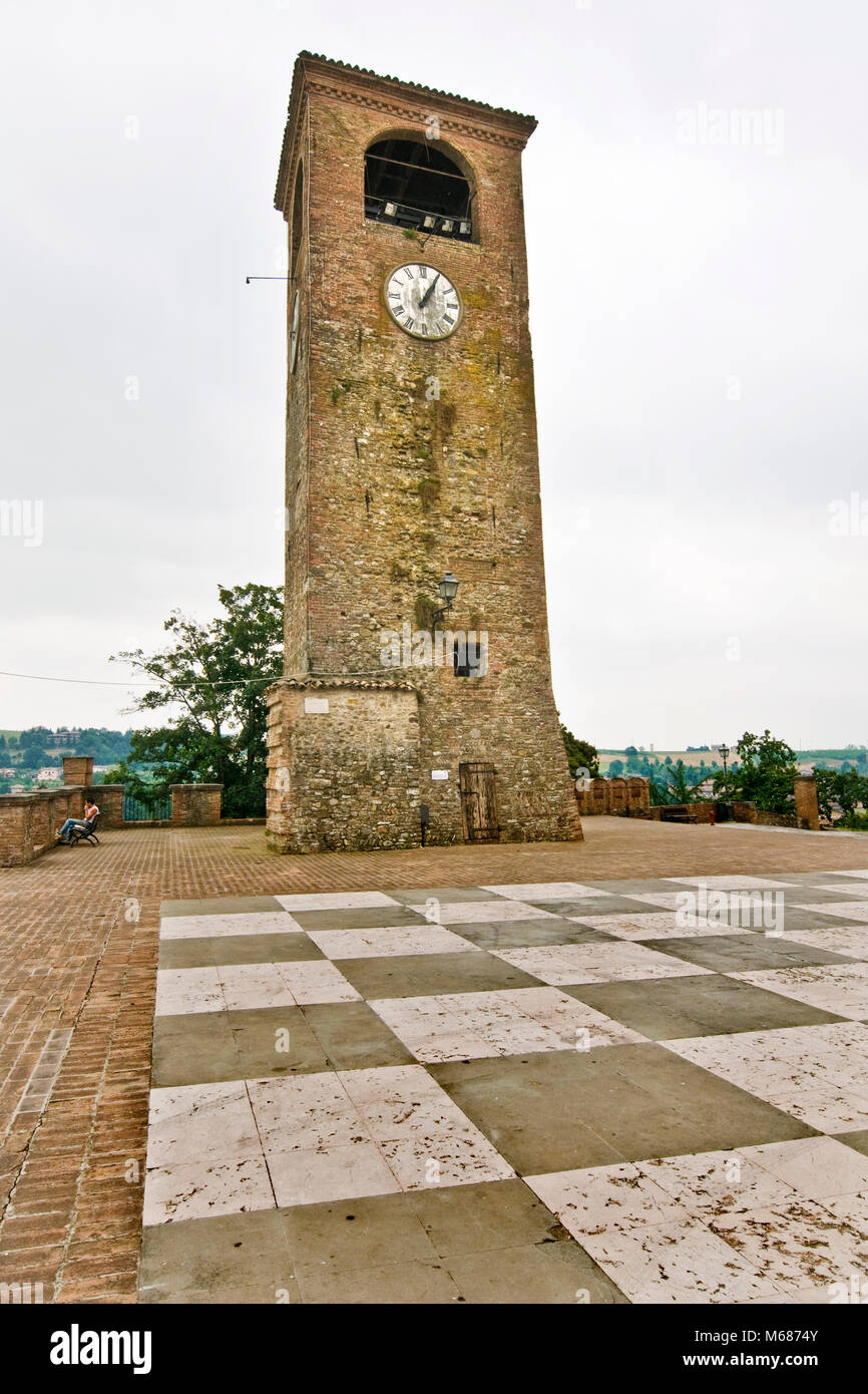 Der Uhrturm, Castelvetro di Modena, Emilia Romagna, Italien Stockfoto