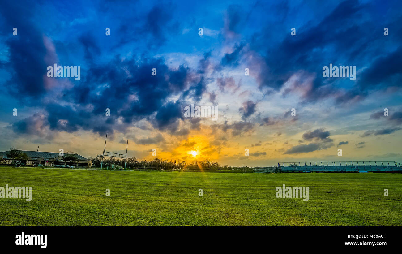 Eine leere Fußball Praxis Feld für eine ländliche Junior Varsity Team. Stockfoto