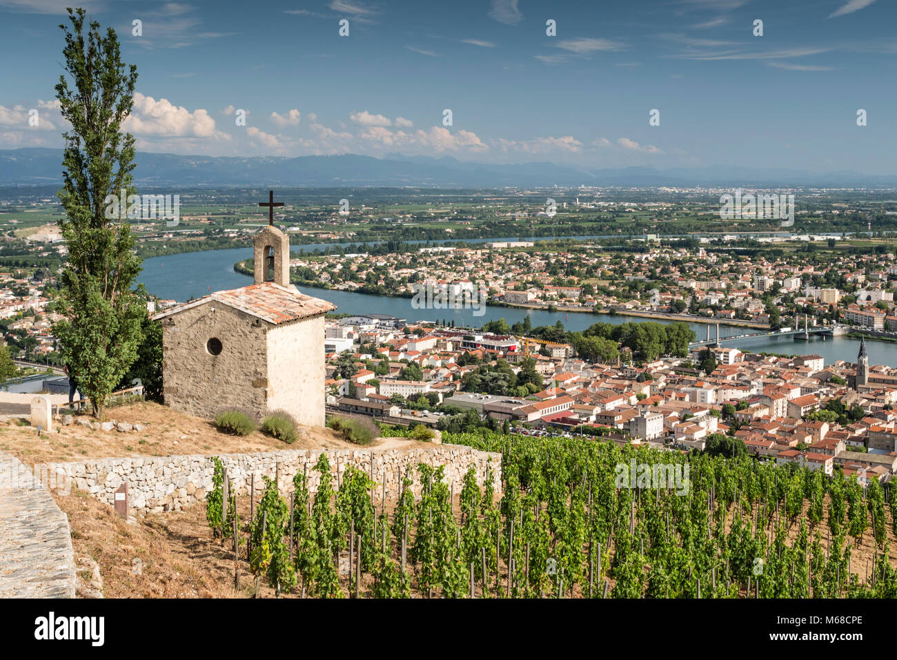Über die Weinberge in Tain l'Hermitage Valence Drôme Auvergne-Rh ône-Alpes Frankreich Stockfoto