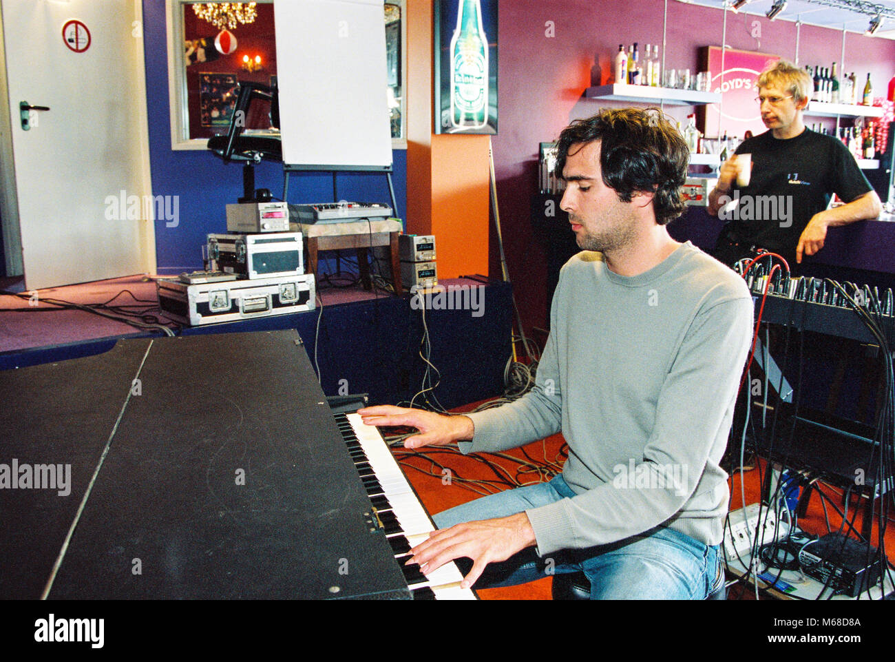 Britische Band Keane Durchführen einer Live Session im Niederländischen Radio Station NPO 3 FM, 7. Juli 2004, Hilversum, Niederlande, Europa. Stockfoto