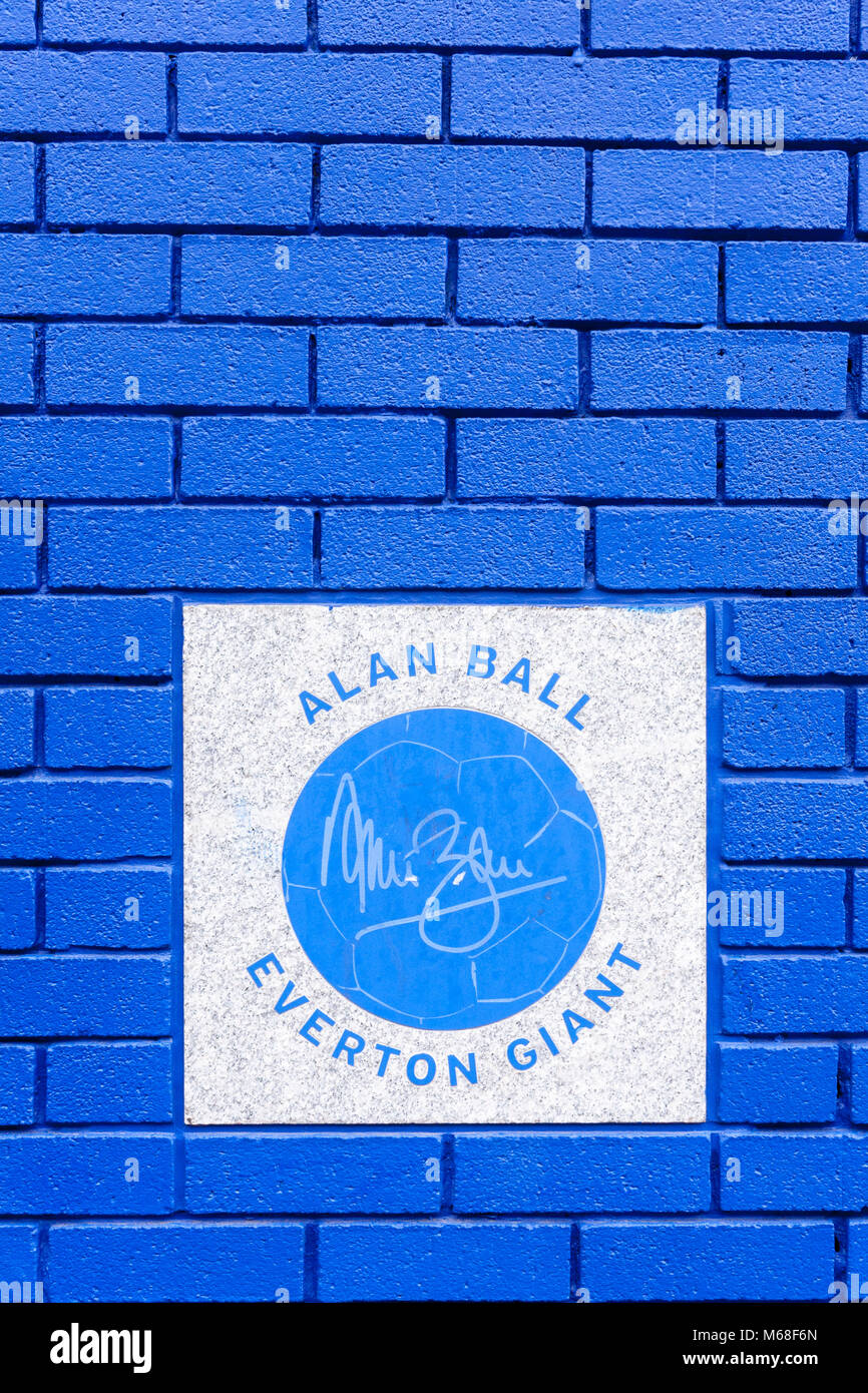 Granit Plakette an der Goodison Park zum Gedenken an ex-FC Everton Spieler und Legende Alan Ball. Liverpool, Merseyside, UK Stockfoto