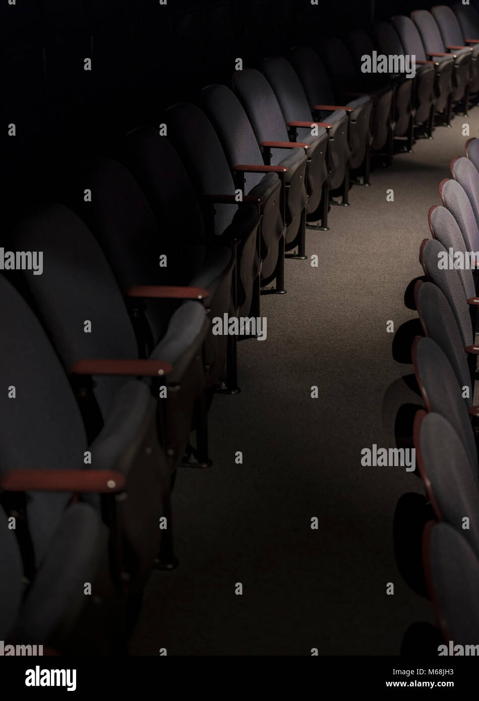 Reihe von Theater Auditorium Stühle Stockfoto