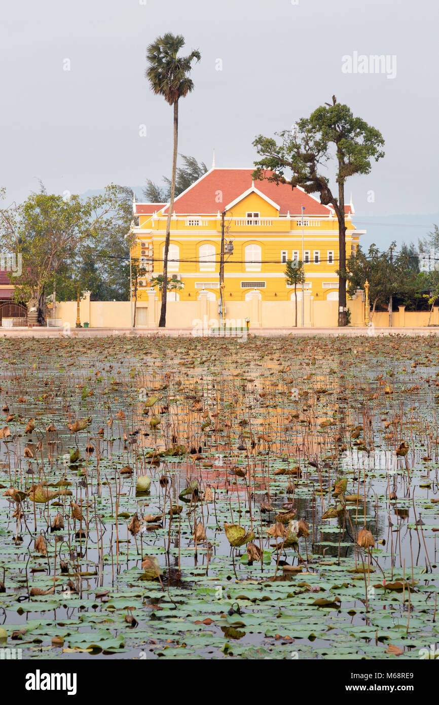 Alten Französischen kolonialen Häuser - Beispiel kolonialer Architektur, Kampot Stadtzentrum, Kampot Kambodscha Asien Stockfoto