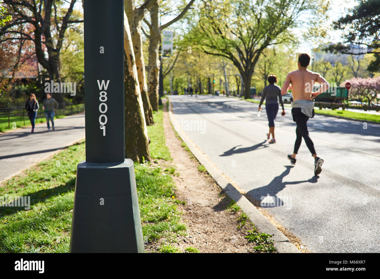 Läufer auf dem Central Park West in New York City Stockfoto