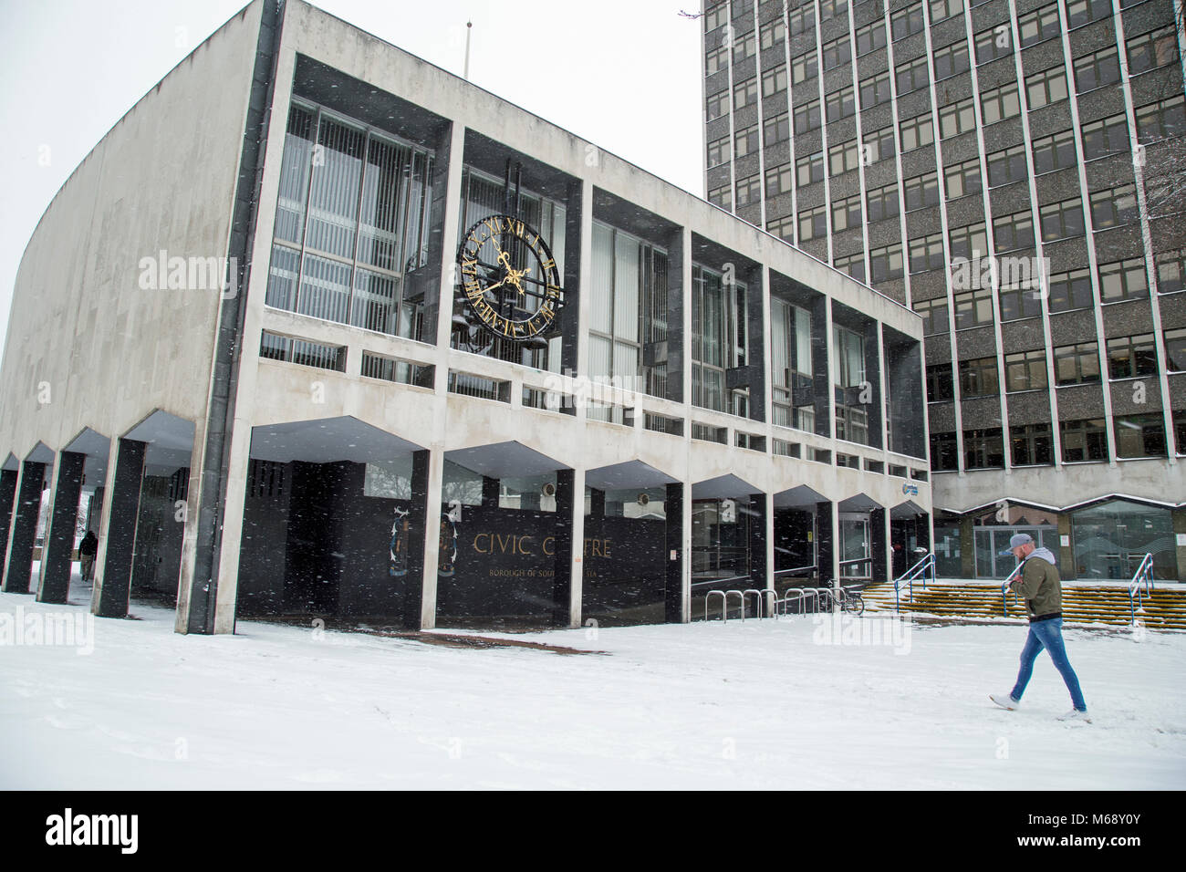 Southend On Sea, Essex, England, Februar 2018, Blick auf das Rathaus an einem verschneiten Tag. Stockfoto