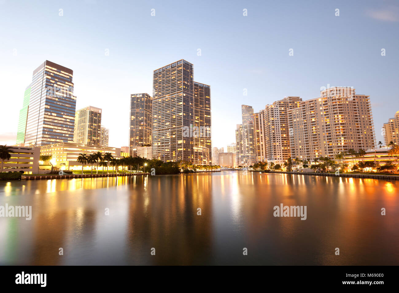 Innenstadt und Immobilien Entwicklungen auf Brickell Key, Miami, Florida, USA Stockfoto