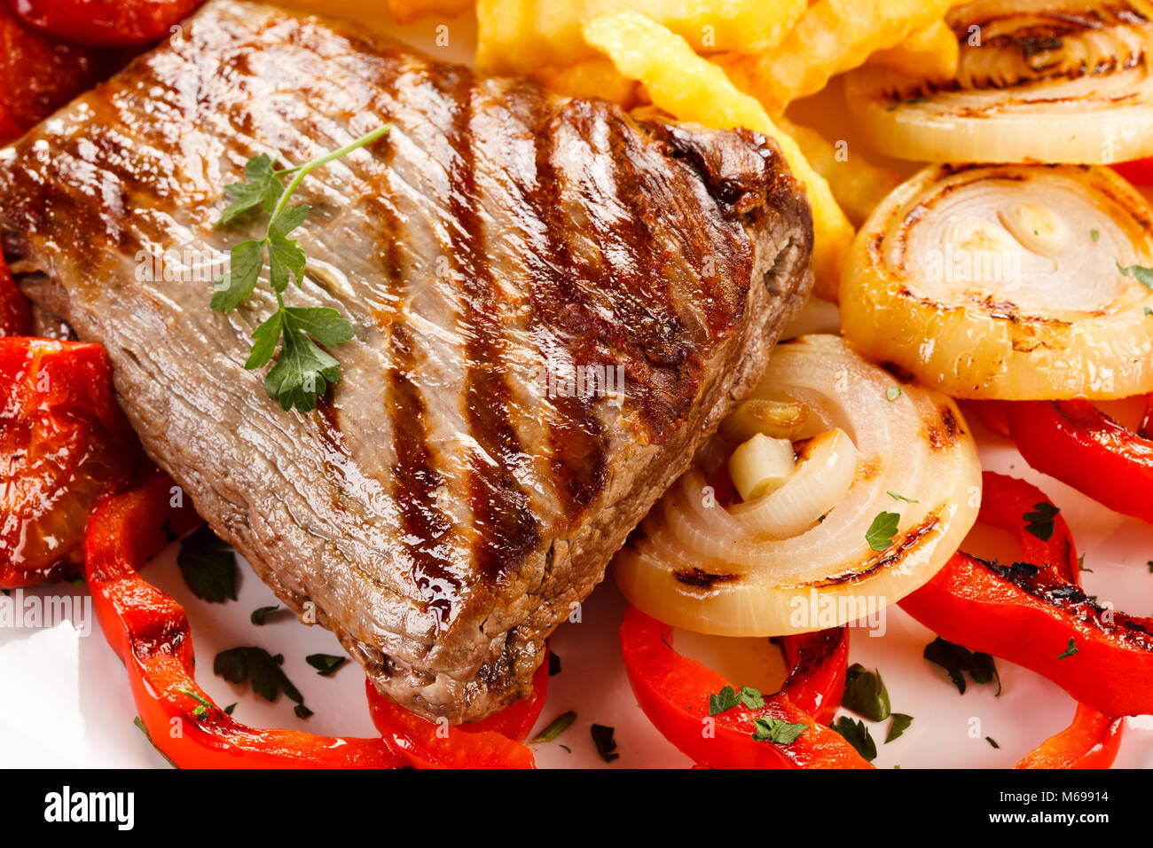 Steak und pommes frites Stockfotos und -bilder Kaufen - Alamy