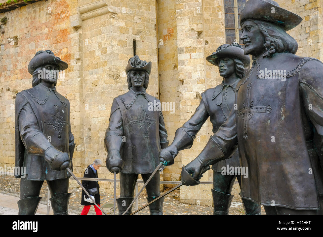 Vier Musketiere. Kathedrale St. Pierre de Kondom. Le Gers, neue Aquitaine, Midi-Pyerenees. Frankreich Europa Stockfoto