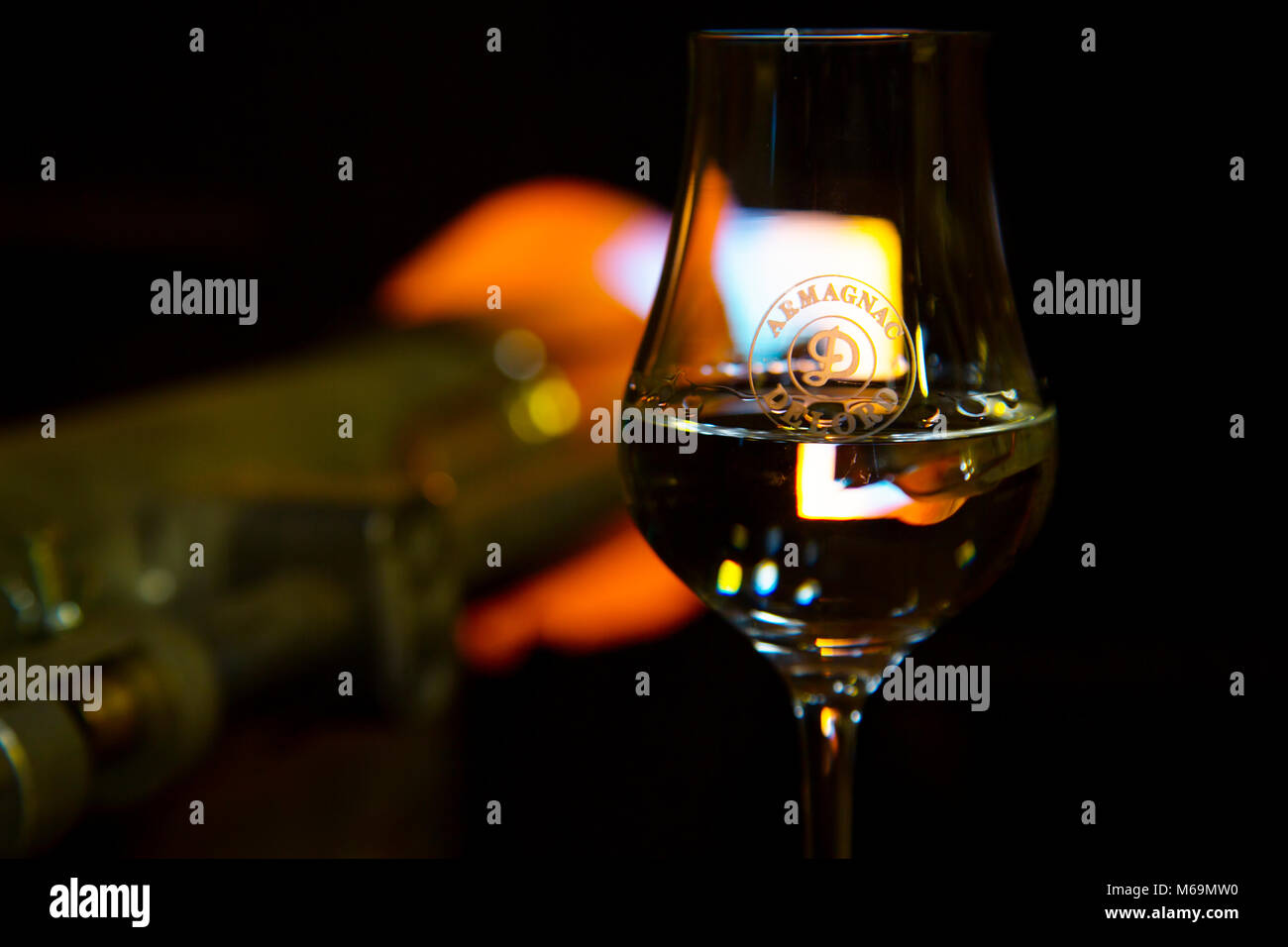 Alkohol Destillation. Armagnac Delord Keller, Lannepax. Le Gers, neue Aquitaine, Midi-Pyerenees. Frankreich Europa Stockfoto