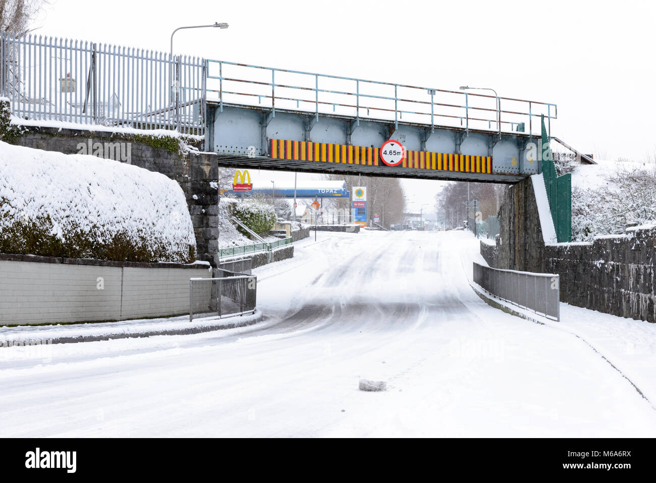 Wetter in Irland. Kälte und Schnee in Killarney, Grafschaft Kerry Irland seit der Stadt von "das Tier aus dem Osten" Sturm Emma getroffen wurde. Stockfoto