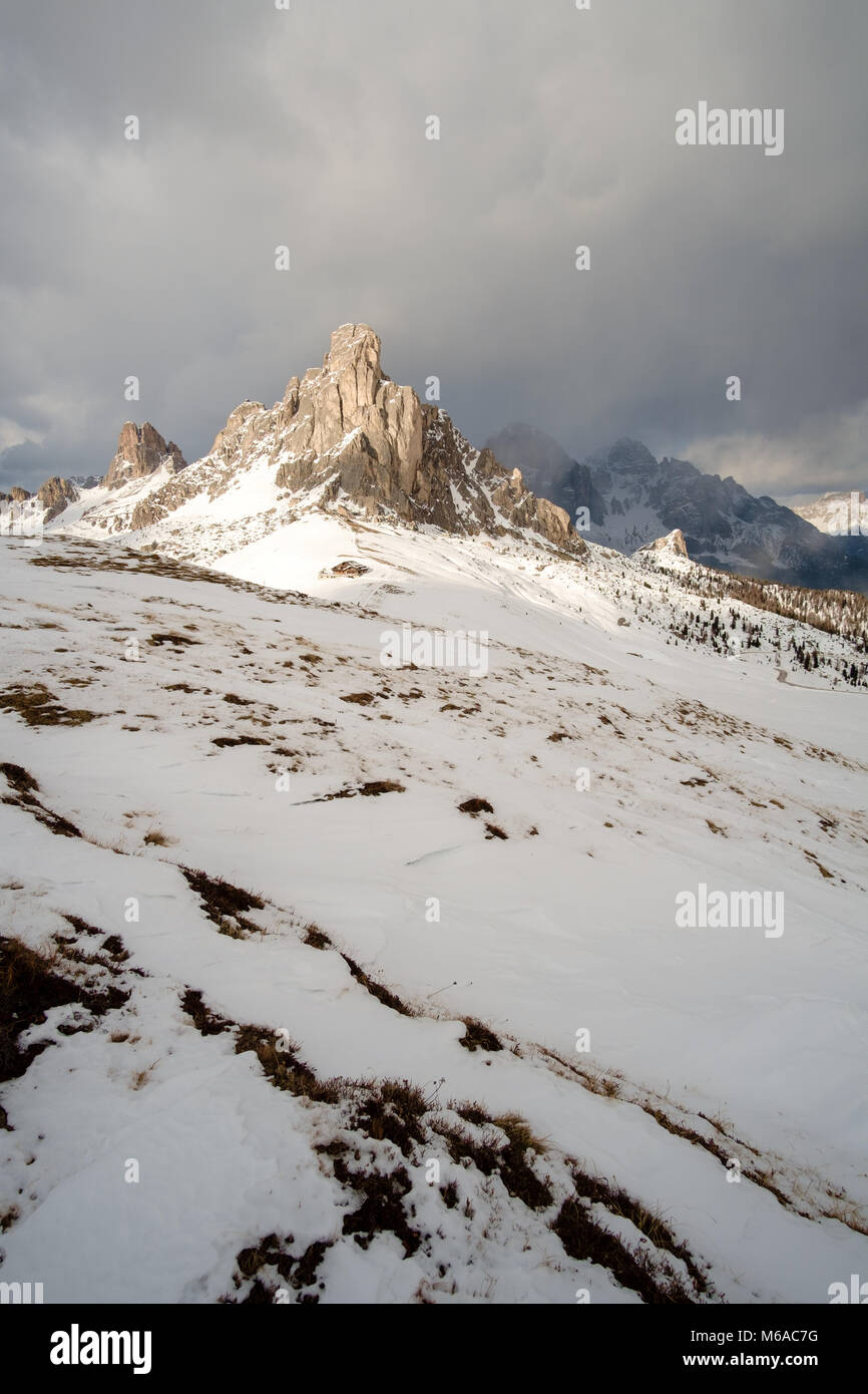 Fantastische Winterlandschaft in der Nähe von Passo Giau - Dolomiten - Italien Stockfoto