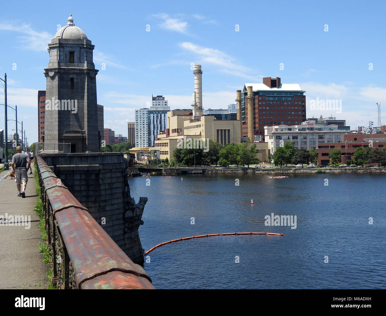 Cambridge aus der Longfellow Bridge in Boston, Massachusetts Stockfoto