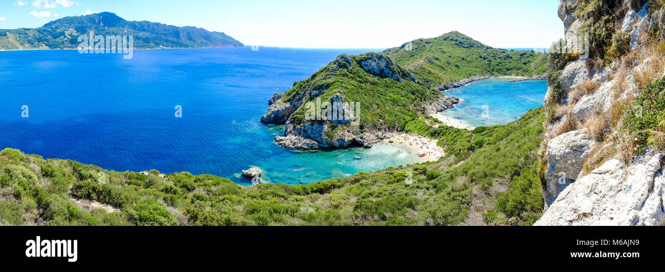 Porto Timoni Panorama. Die berühmteste und schönen Strand auf der Insel Korfu, Griechenland. Wichtige touristische Attraktion. Stockfoto
