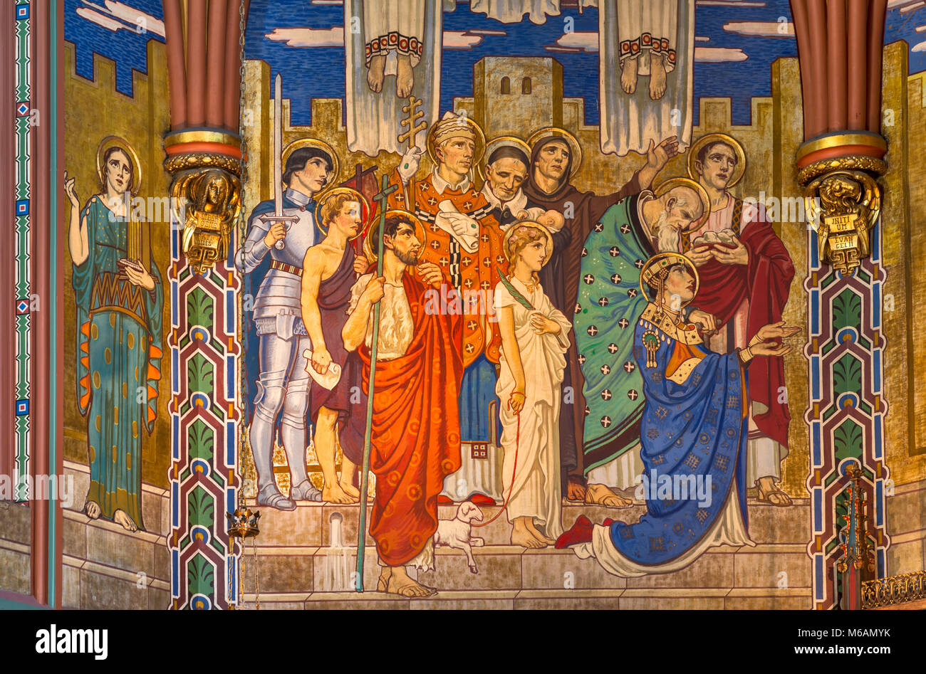 Prominente christliche Figuren an Wandmalereien in der Kathedrale von Madeleine, Salt Lake City, Utah, USA Stockfoto