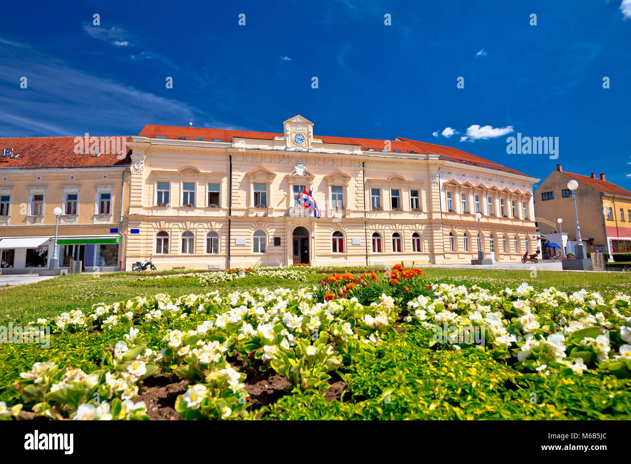 Koprivnica Hauptplatz Architektur, County Hall der Region Podravina Kroatien Stockfoto