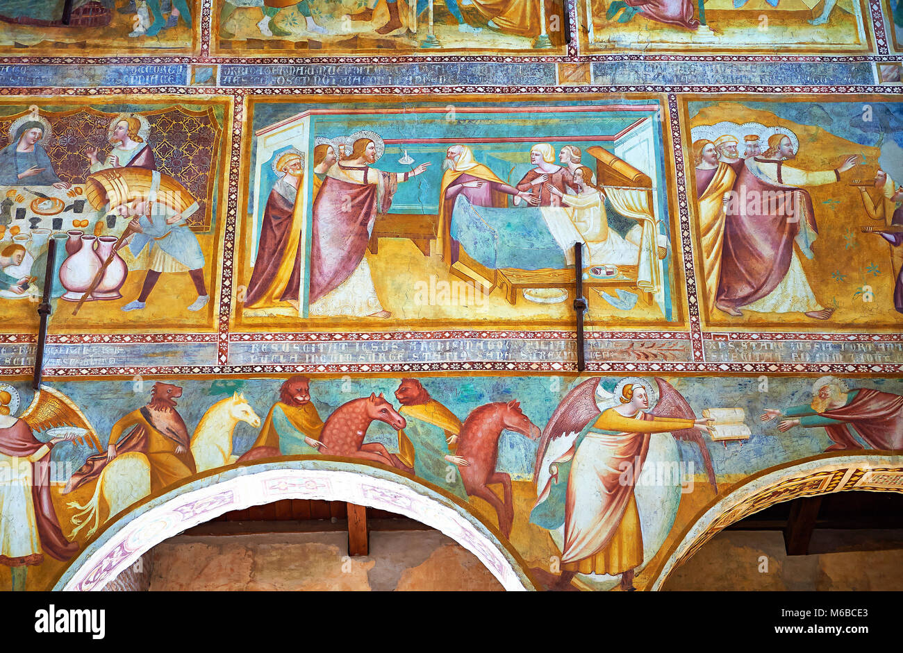Frühen Renaissance Fresken von Vitale da Bologna (1309 – 1369) des Christus Pantokrator (in Majestät), Malrichtung im byzantinischen Stil Christi erscheinen in Stockfoto