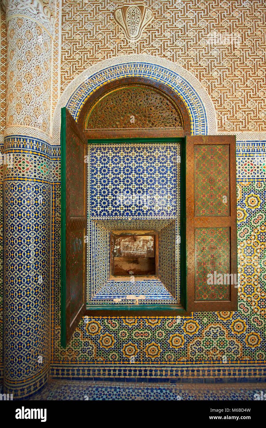 Berber-Zellige Dekorfliesen in Riad Kasbah Telouet, Atlasgebirge, Marokko. Stockfoto