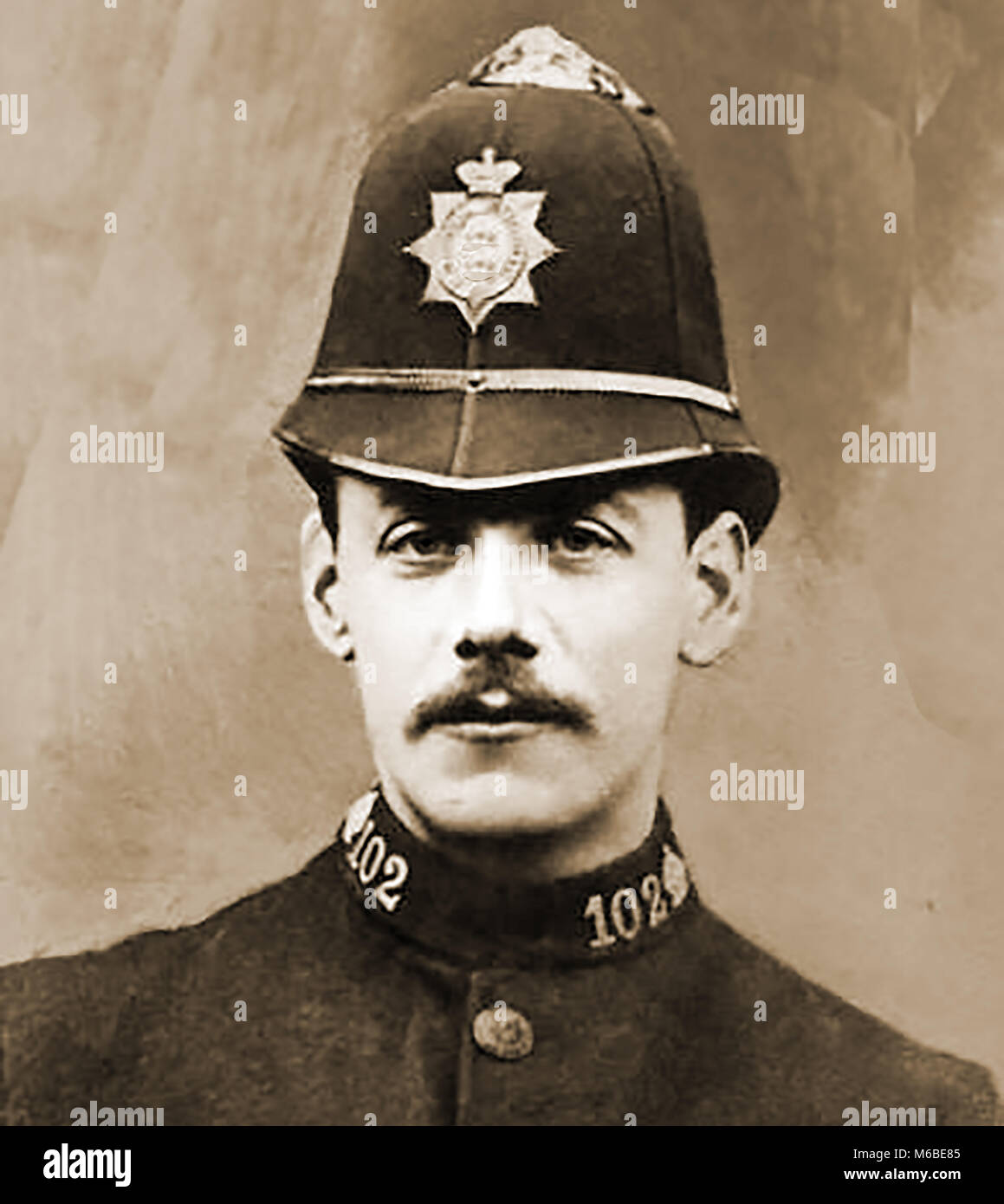 Matlock (Derbyshire UK) - Porträt der Polizei Polizist Wright ein Nicht-Schwimmer, die vom 27. März 1911 starb, 35 versucht, Sylvia Gratton zu speichern, im Alter von 15 Jahren, die Schutz geflohen und sprang in einen Fluss im Alter. Beide ertrunken Stockfoto