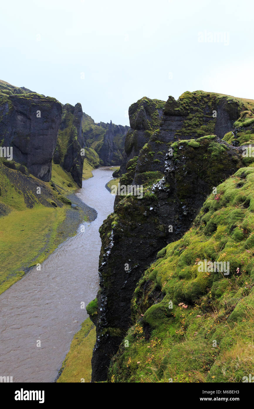 Atemberaubende Fjadrargljufur Canyon in Island Stockfoto