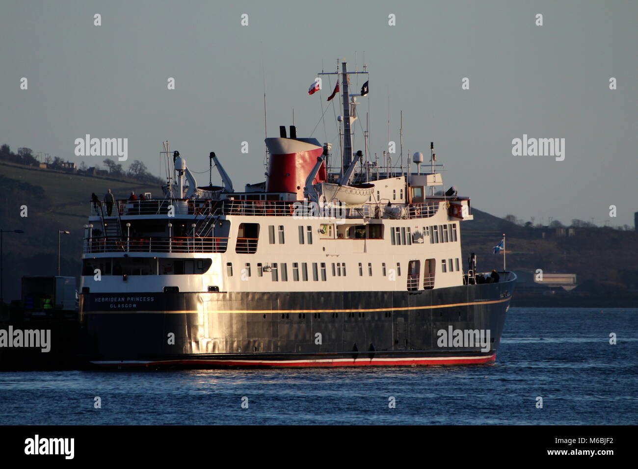 Das luxuriöse Kreuzfahrtschiff MV Hebridean Princess in Largs auf den Firth of Clyde. Stockfoto