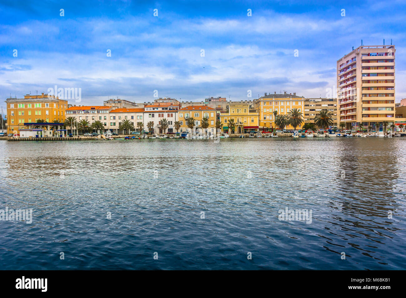 Direkt am Meer Blick auf Küstenstadt Zadar in Dalmatien, Kroatien Region Europa. Stockfoto