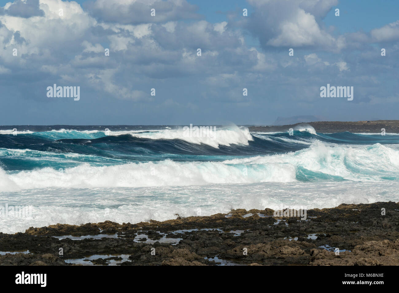 Ocean Surf Wellen bei La Santa, Lanzarote, Kanarische Inseln, Spanien Stockfoto